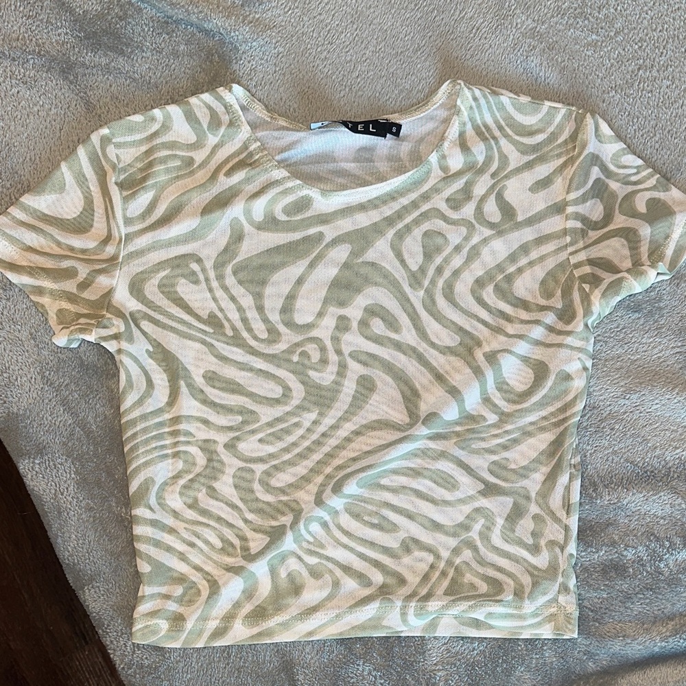 Motel Rocks Swirl Pattern Top in Green and White